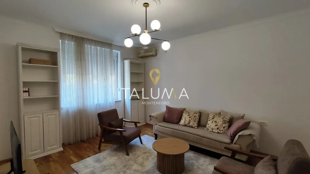 Izdavanje, jednosoban stan, 60m², Centar, Podgorica