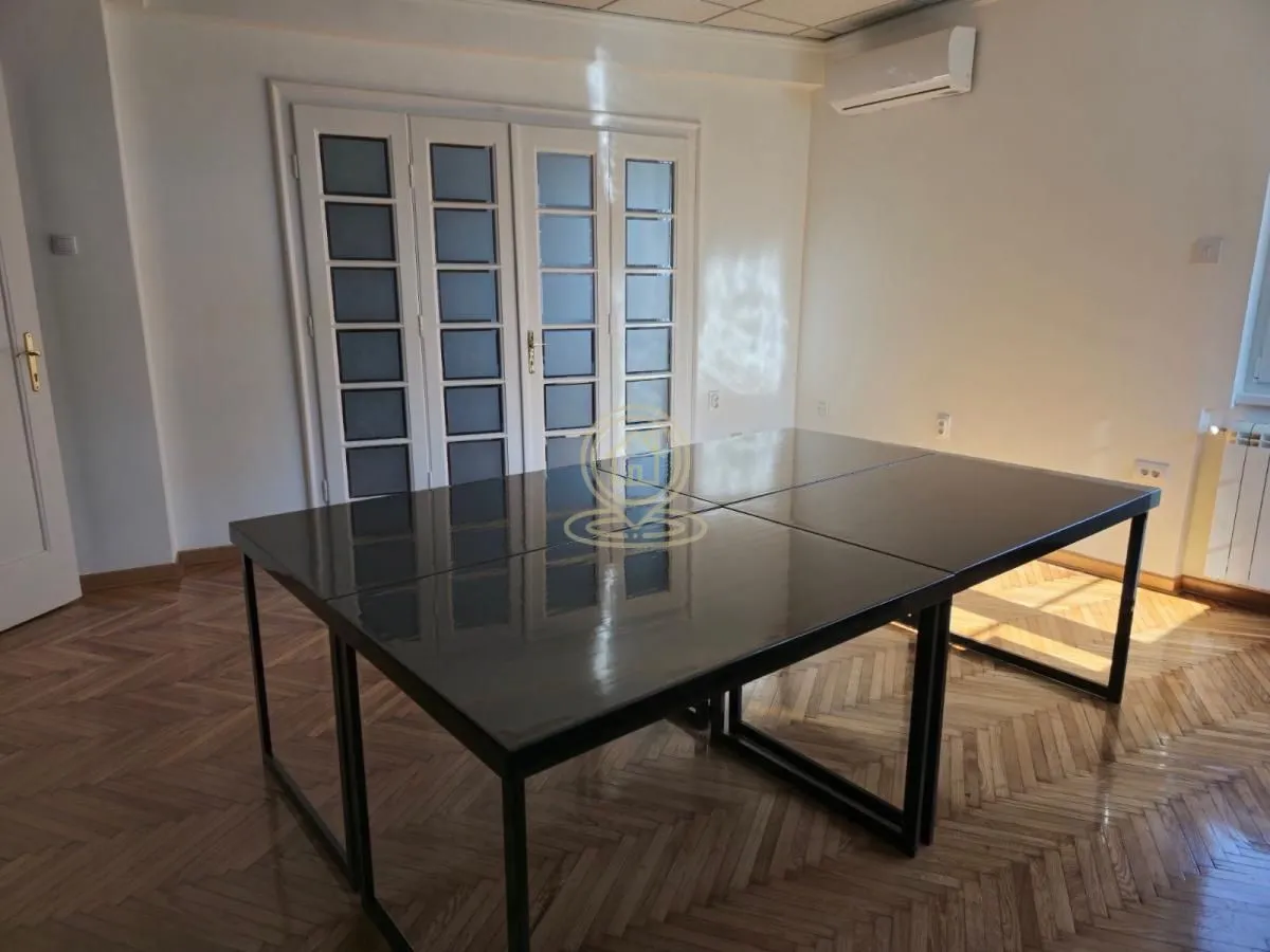 Rent, office space, 135m², Stari Grad, Beograd