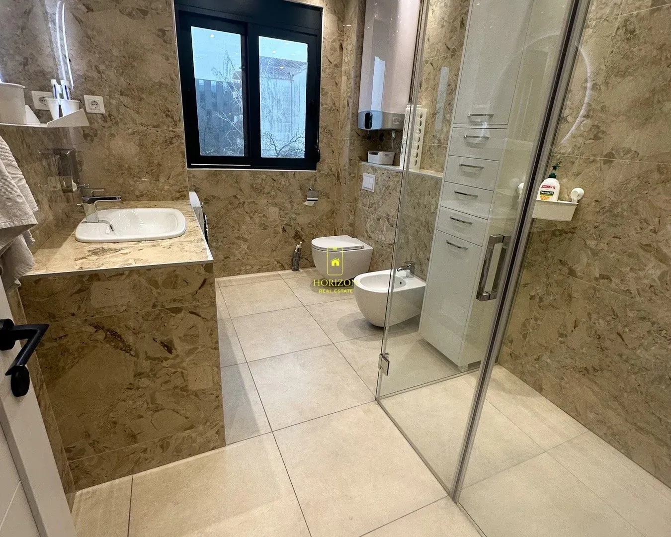 Rent, house, 180m², Gornja Gorica, Podgorica