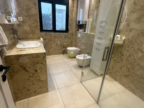 Rent, house, 180m², Gornja Gorica, Podgorica - image 14