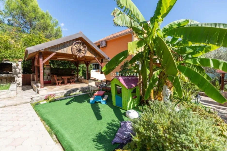 Prodaja, kuća, 266m², Mojdež, Herceg Novi