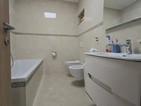 Prodaja, kuća, 200m², Podgorica, Crna Gora - image 12