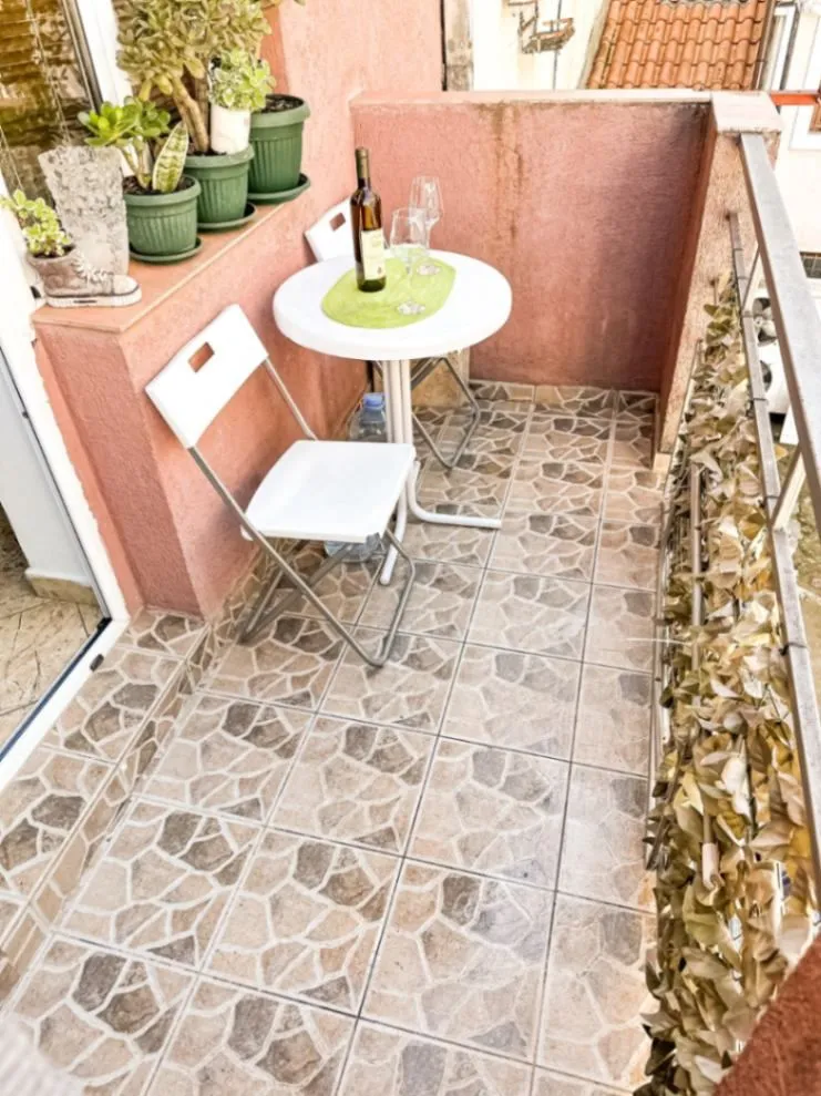 Prodaja, dvosoban stan, 60m², Škaljari, Kotor
