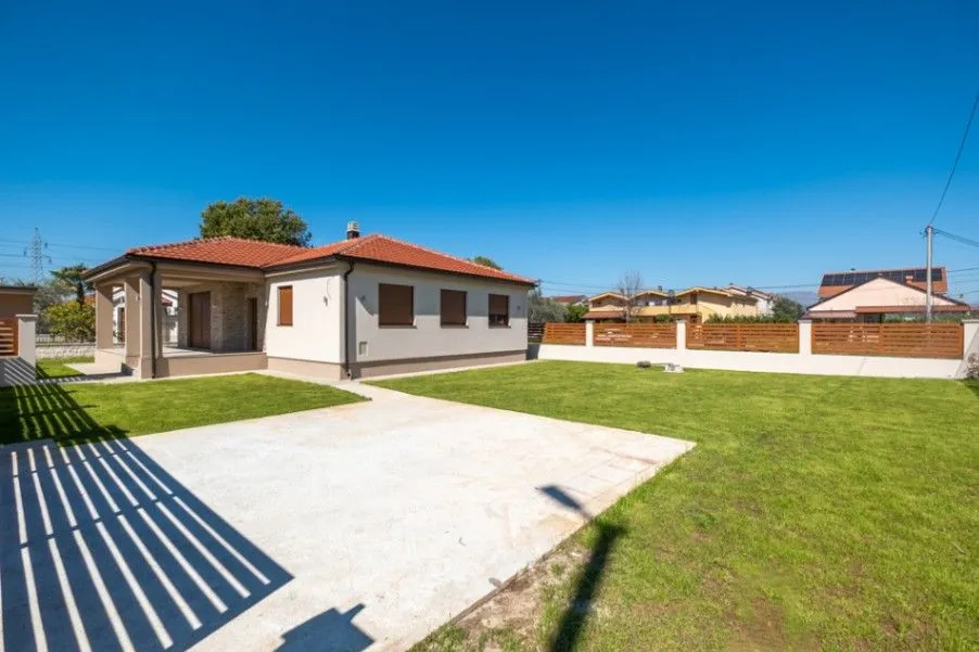 Izdavanje, kuća, 140m², Donja Gorica, Podgorica