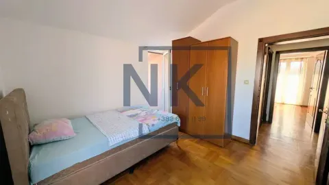 Rent, four bedroom apartment, 150m², Stari Aerodrom, Podgorica - image 11