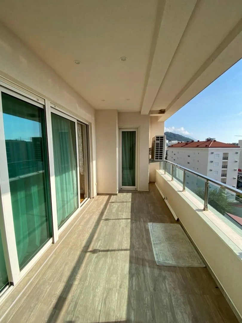 Sale, three bedroom apartment, 115m², Bečići, Budva