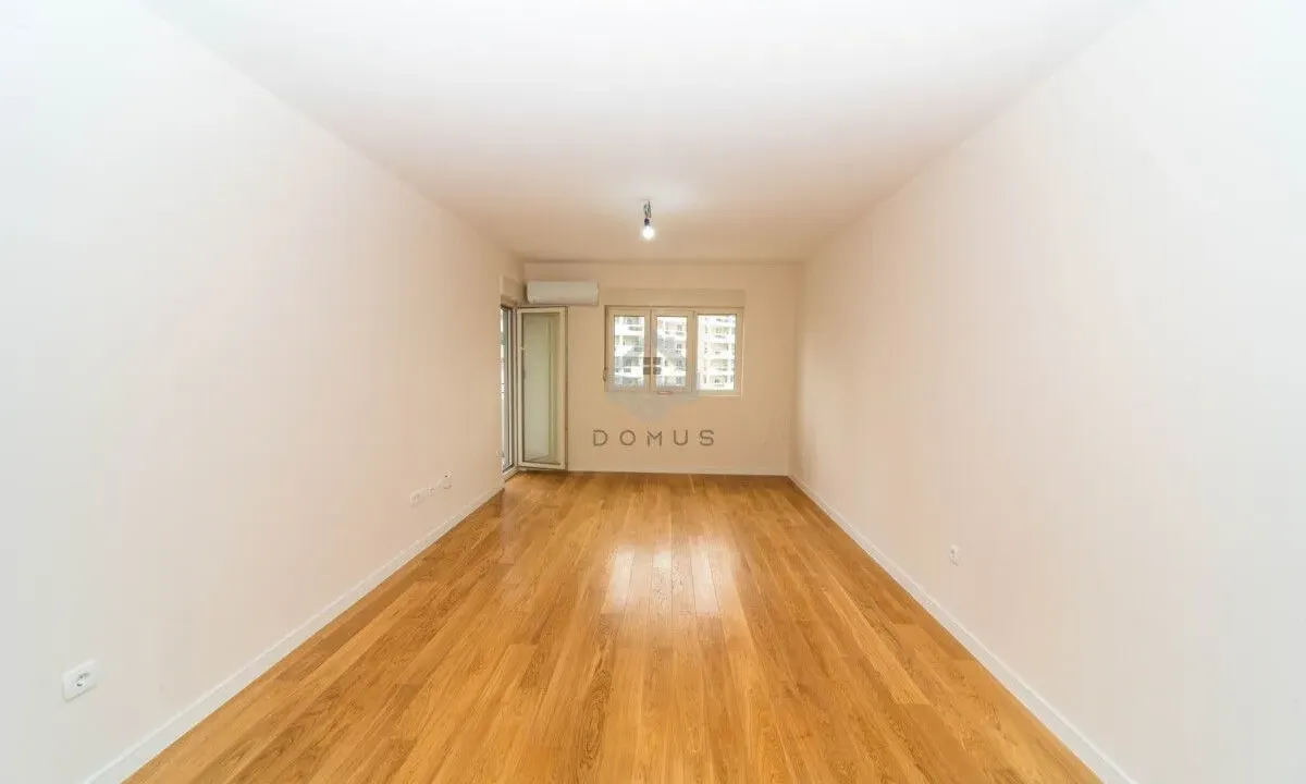 Rent, office space, 49m², Central Point, Podgorica