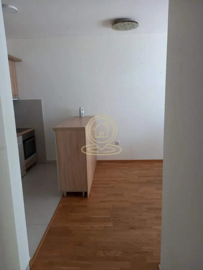 Prodaja, trosoban stan, 60m², Rotkvarija, Novi Sad Sve Podlokacije