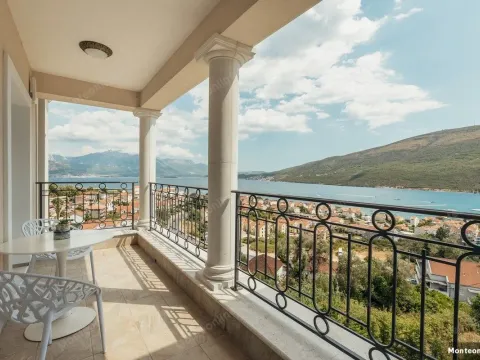Prodaja, trosoban stan, 133m², Herceg Novi, Crna Gora - image 1