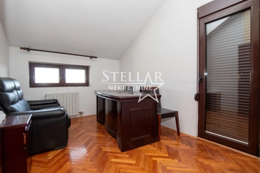 Izdavanje, kuća, 320m², Gorica C, Podgorica
