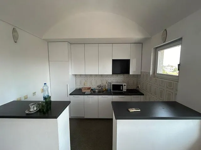 Rent, office space, 176m², Autokomanda, Voždovac Sve Podlokacije