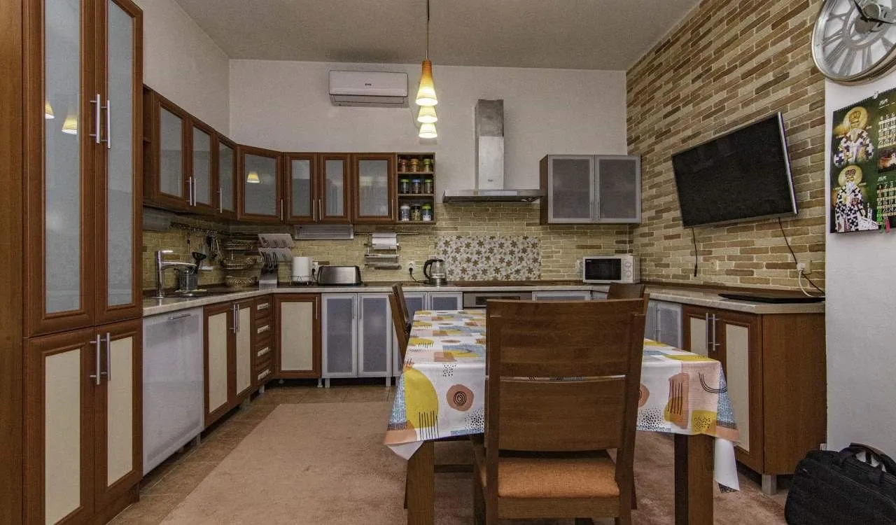 Prodaja, kuća, 400m², Danilovgrad, Crna Gora