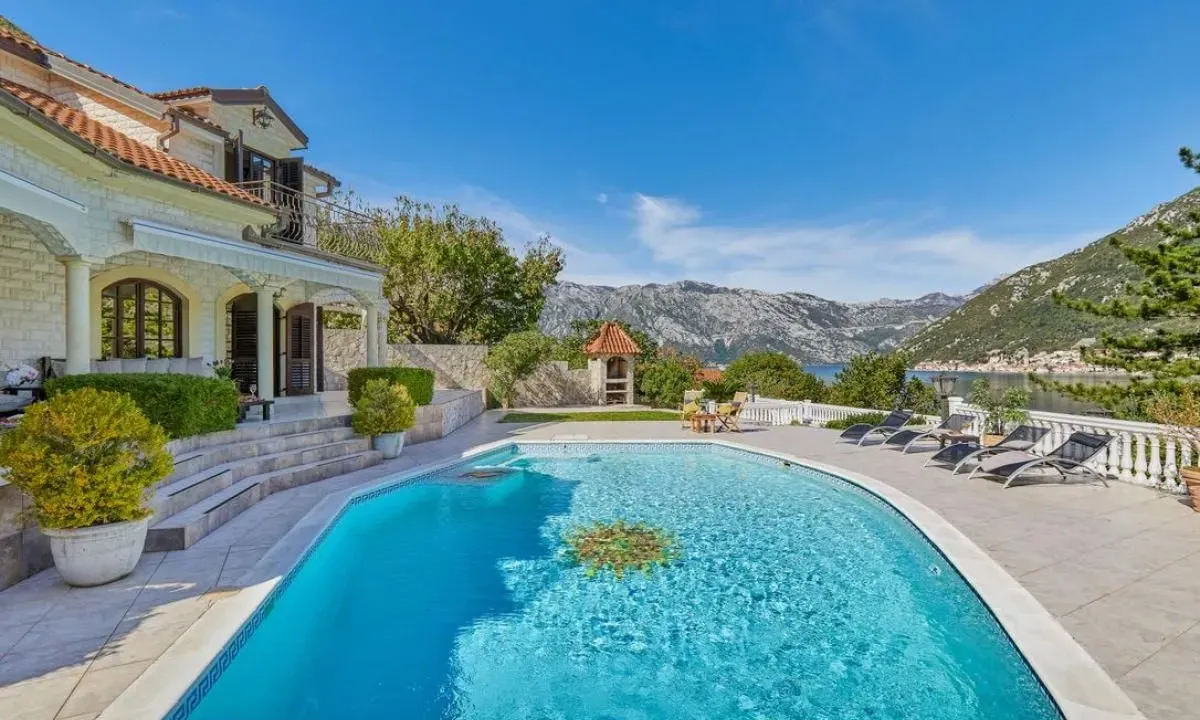 Prodaja, kuća, 350m², Kotor, Crna Gora