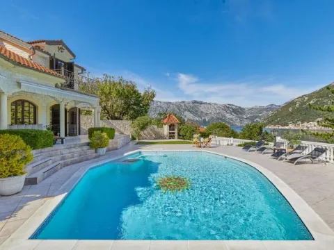 Sale, house, 350m², Kotor, Crna Gora