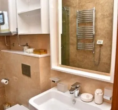 Izdavanje, četvorosoban stan, 130m², Centar, Podgorica - image 11