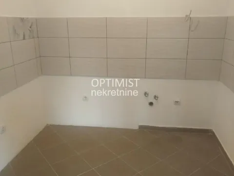 Izdavanje, trosoban stan, 70m², Borča 1, Borča Sve Podlokacije - image 3
