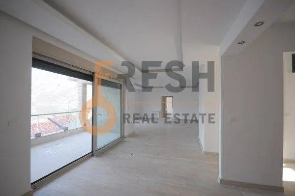 Prodaja, trosoban stan, 156m², Kotor, Crna Gora