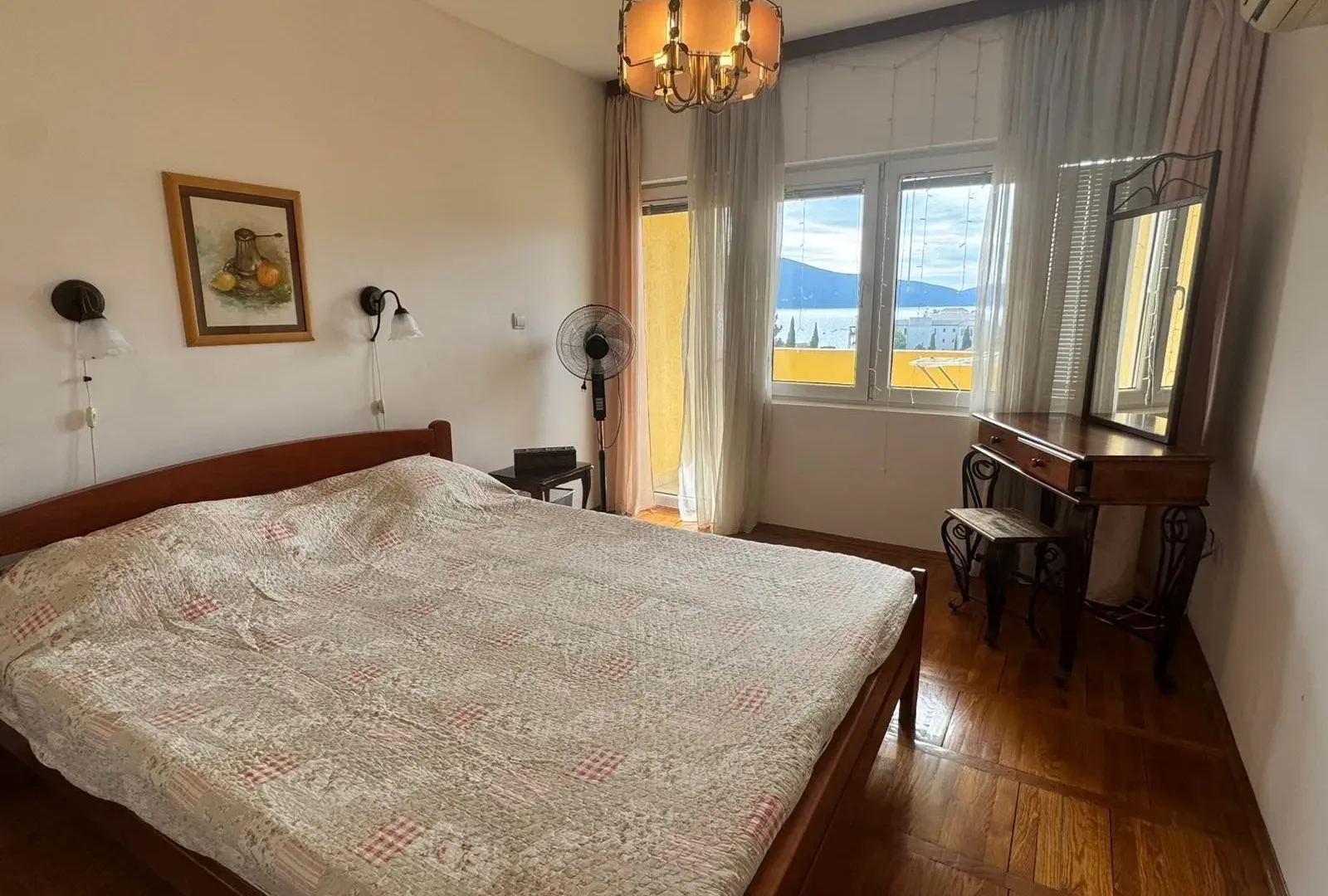 Rent, one bedroom apartment, 75m², Centar, Tivat