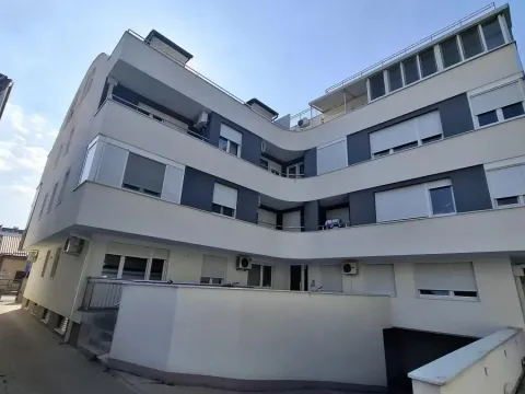 Izdavanje, trosoban stan, 70m², Sajmište, Novi Sad - image 18