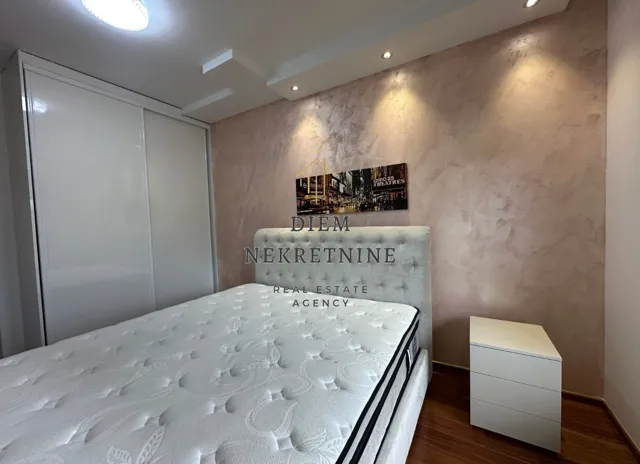 Rent, four bedroom apartment, 130m², Centar, Podgorica