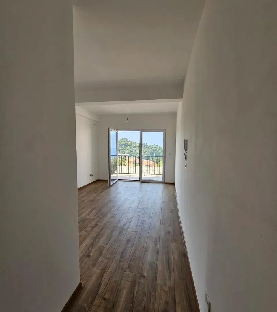 Sale, two bedroom apartment, 56m², Petrovac, Budva