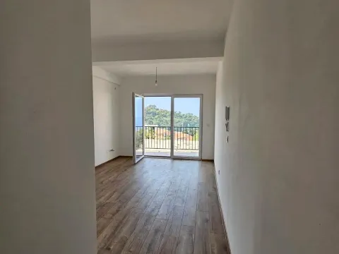 Sale, two bedroom apartment, 56m², Petrovac, Budva - image 4