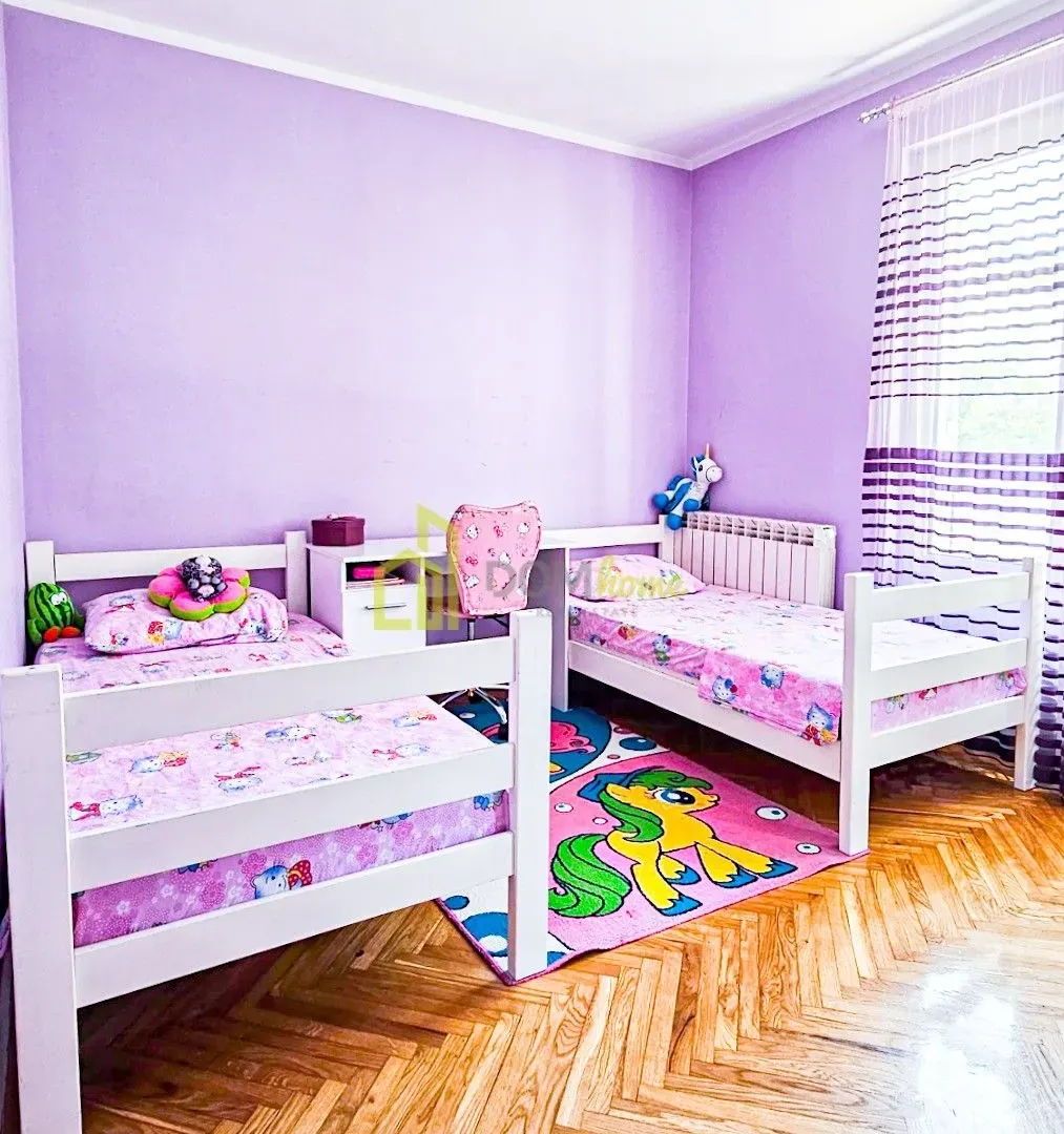 Sale, house, 350m², Momišići, Podgorica