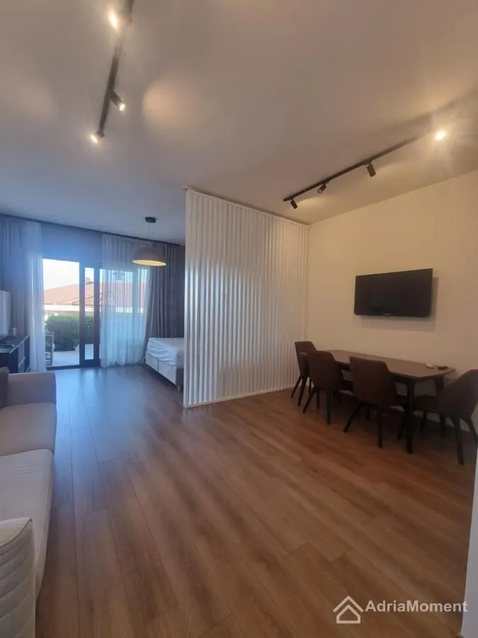 Sale, studio apartment, 70m², Bečići, Budva