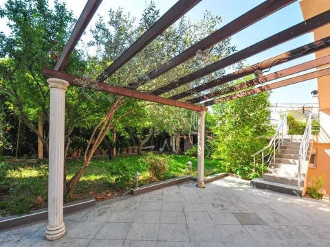 Prodaja, kuća, 220m², Donja Lastva, Tivat - image 24