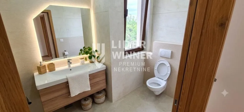 Sale, house, 250m², Surčin, Beograd