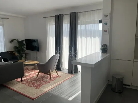 Rent, apartment, 55m², Tivat, Crna Gora - image 4