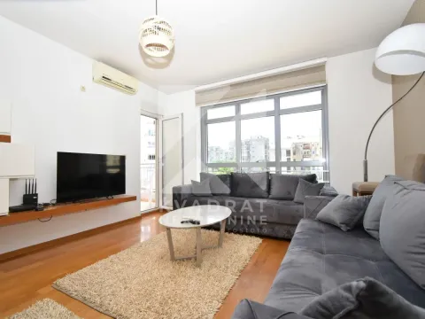 Izdavanje, trosoban stan, 100m², Blok 6, Podgorica - image 2