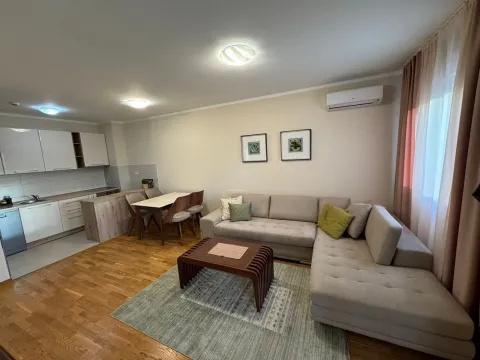 Izdavanje, dvosoban stan, 65m², City Kvart, Podgorica - image 2