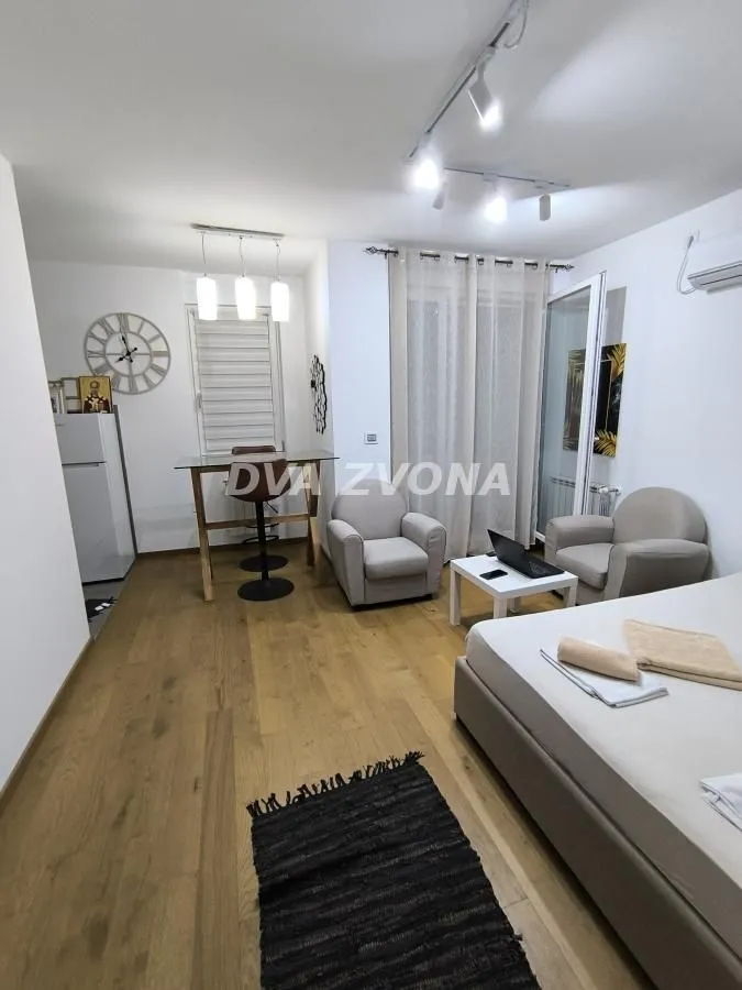 Prodaja, garsonjera, 29m², Adamovićevo Naselje, Novi Sad Sve Podlokacije