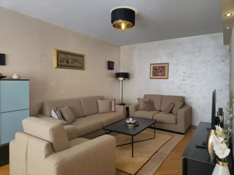 Izdavanje, dvosoban stan, 72m², Blok 6, Podgorica - image 3
