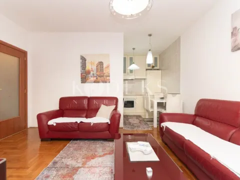 Izdavanje, dvosoban stan, 57m², Preko Morače, Podgorica