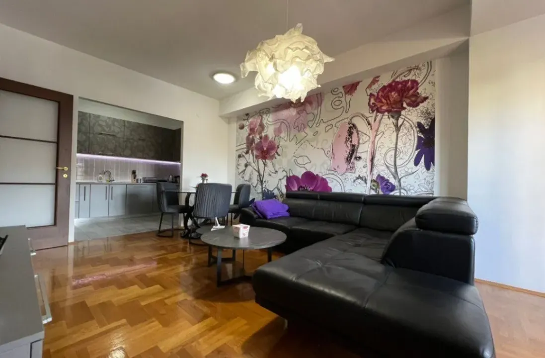 Izdavanje, dvosoban stan, 79m², City Kvart, Podgorica