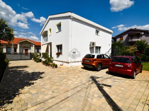 Sale, house, 180m², Blok 9, Podgorica - image 10