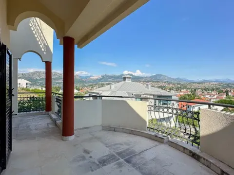 Izdavanje, kuća, 250m², Gorica C, Podgorica - image 11