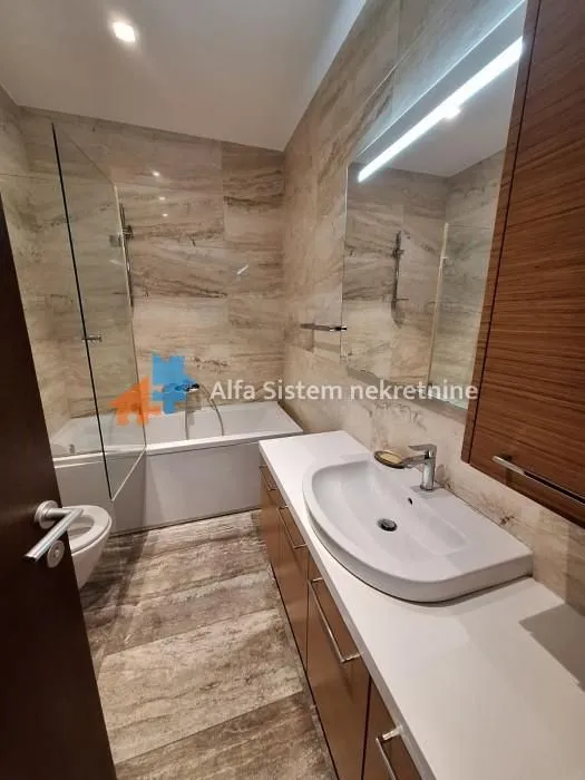Rent, three bedroom apartment, 102m², Vračar Hram, Vračar Sve Podlokacije