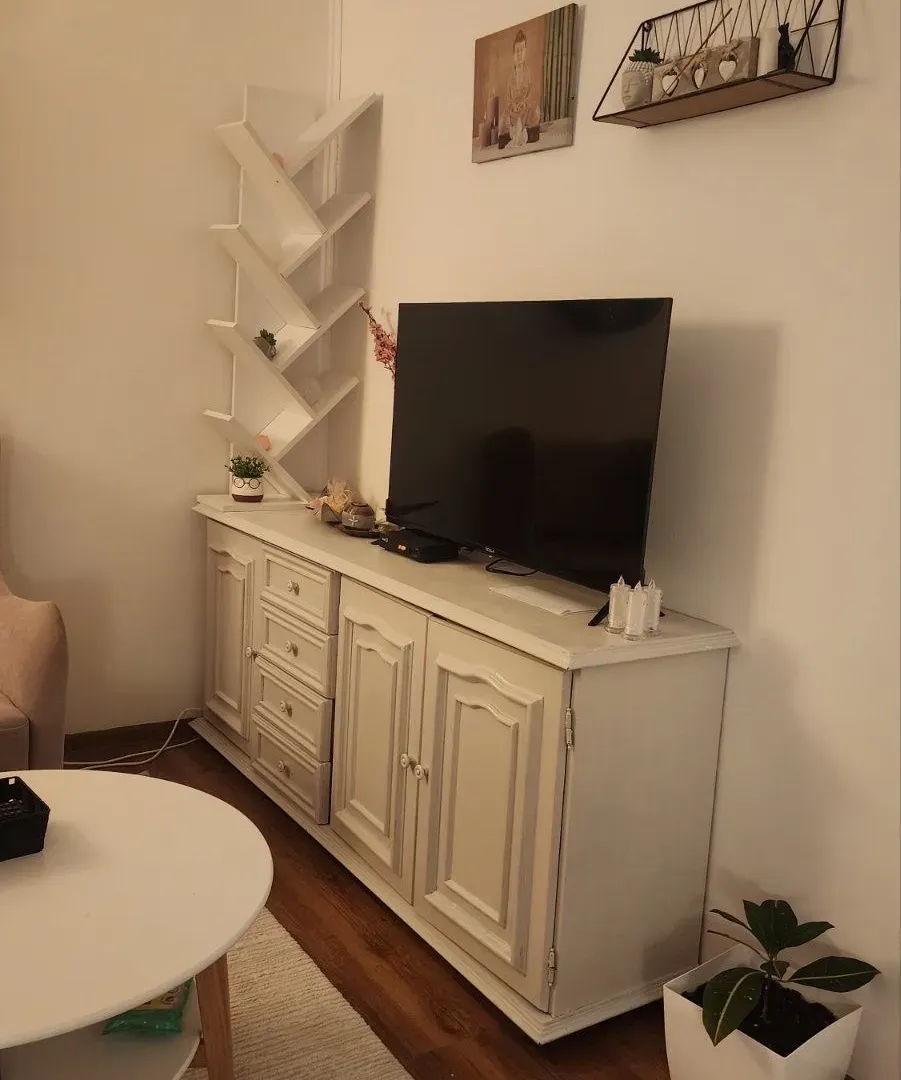 Izdavanje, jednosoban stan, 42m², Dobrota, Kotor