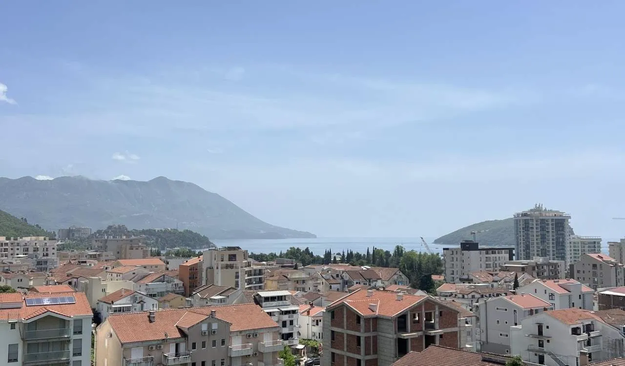 Izdavanje, trosoban stan, 125m², Rozino, Budva