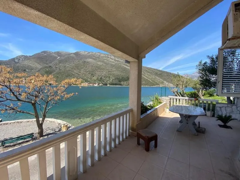 Prodaja, kuća, 200m², Tivat, Crna Gora