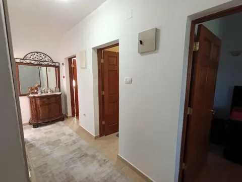 Prodaja, kuća, 200m², Donja Gorica, Podgorica - image 10