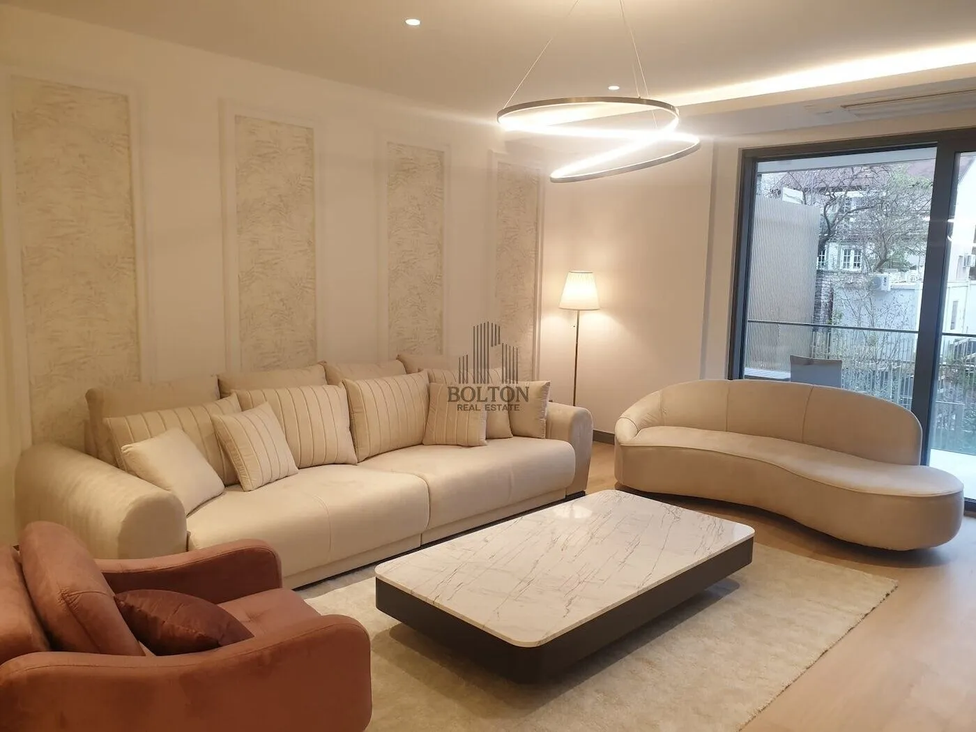 Izdavanje, dvosoban stan, 104m², Vračar, Šid