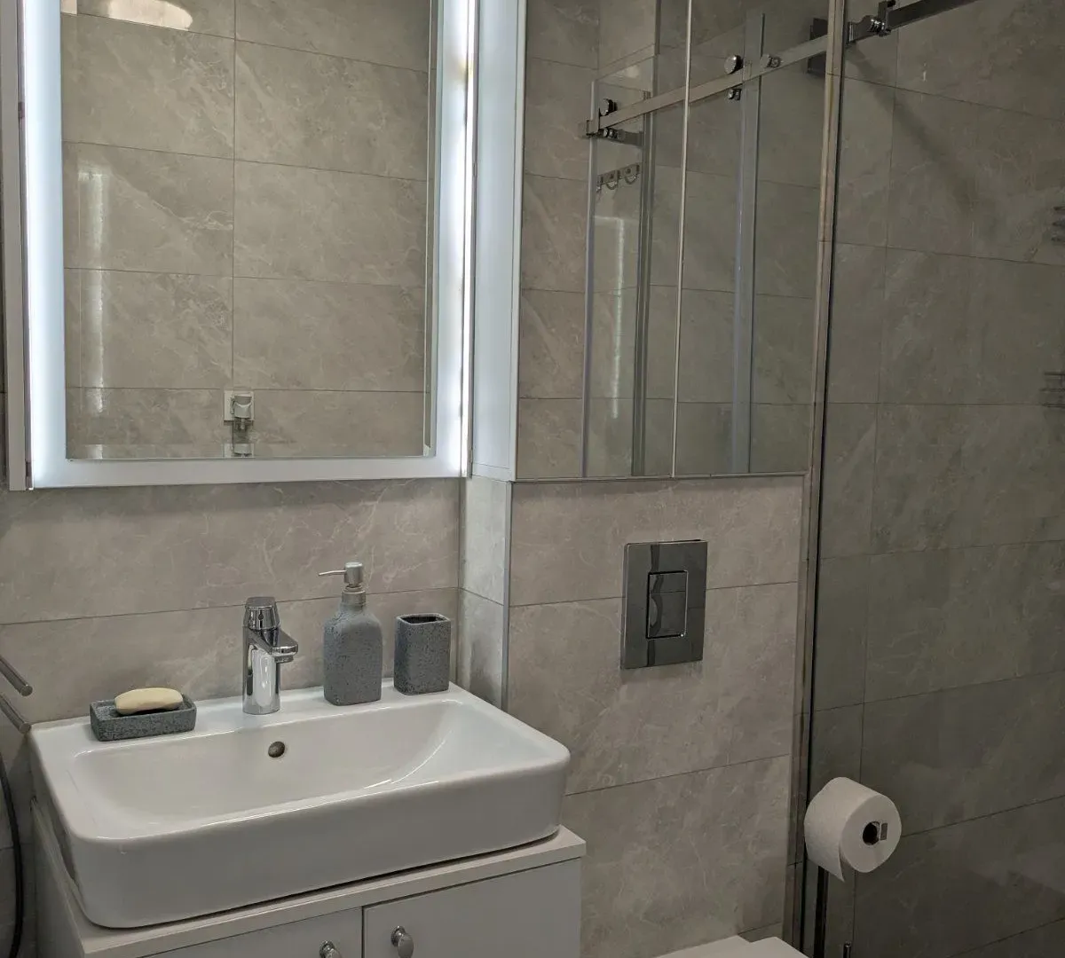 Izdavanje, jednosoban stan, 49m², City Kvart, Podgorica