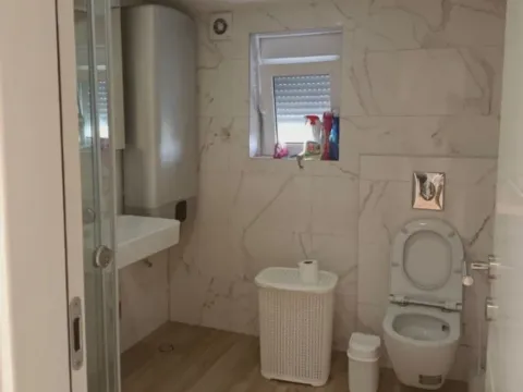 Izdavanje, dvosoban stan, 100m², Preko Morače, Podgorica - image 9