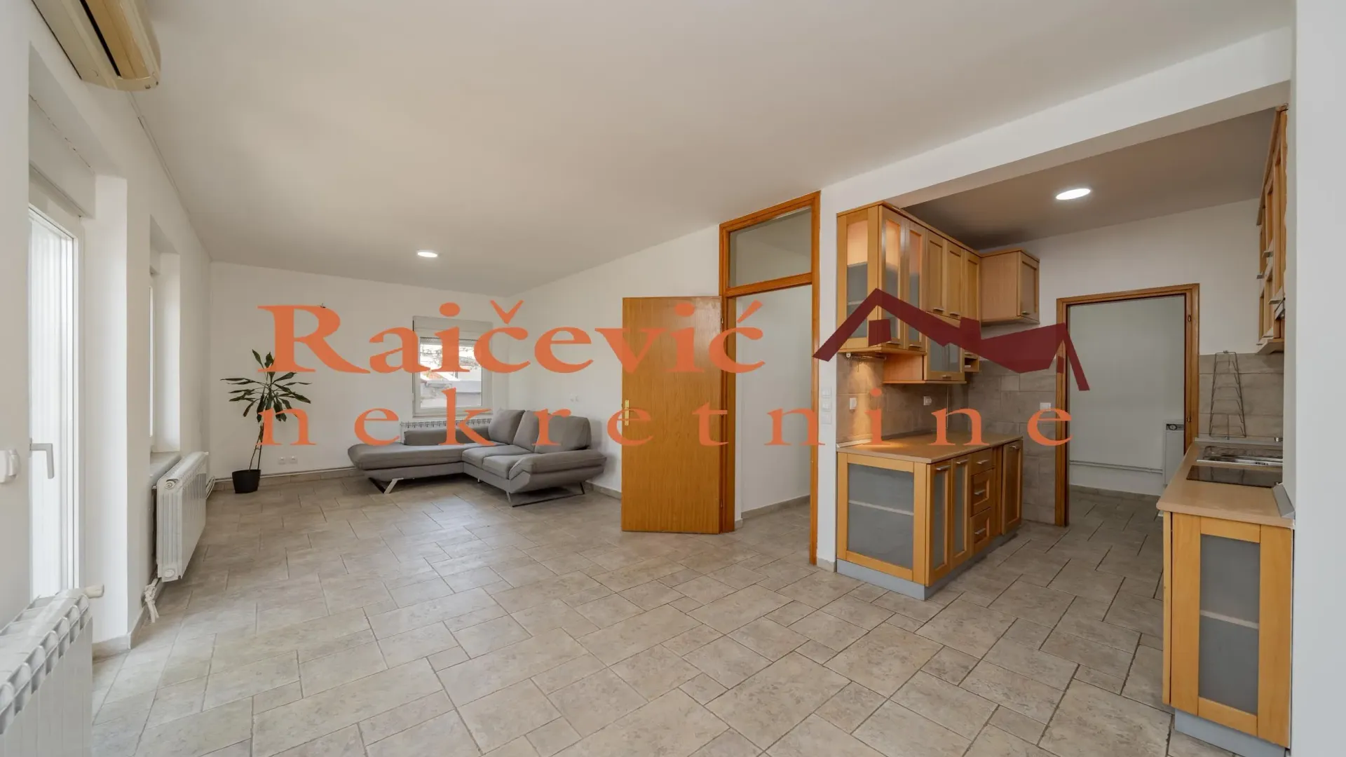 Prodaja, trosoban stan, 90m², Zvezdara Sve Podlokacije, Beograd