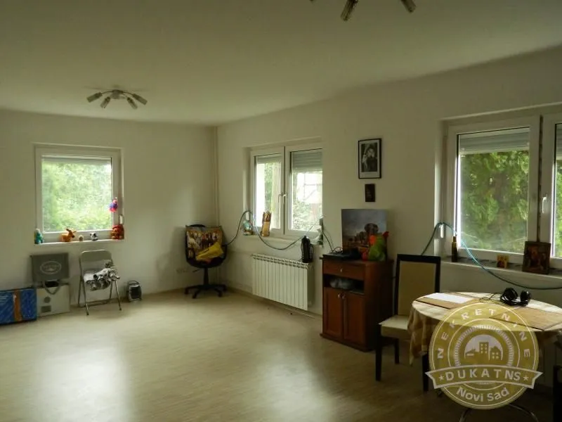 Prodaja, kuća, 104m², Rakovac, Novi Sad Sve Podlokacije
