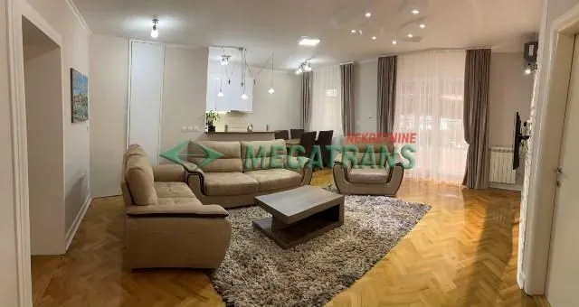Rent, four bedroom apartment, 130m², Grbavica, Novi Sad Sve Podlokacije